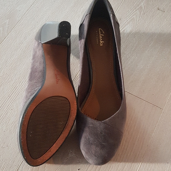Clark's grey suede heels - worn once! - Picture 4 of 4